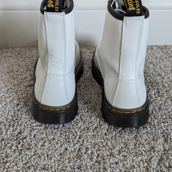 NEW Doc Marten 1460 Smooth Leather White Boots sz 6 - Picture 5 of 9